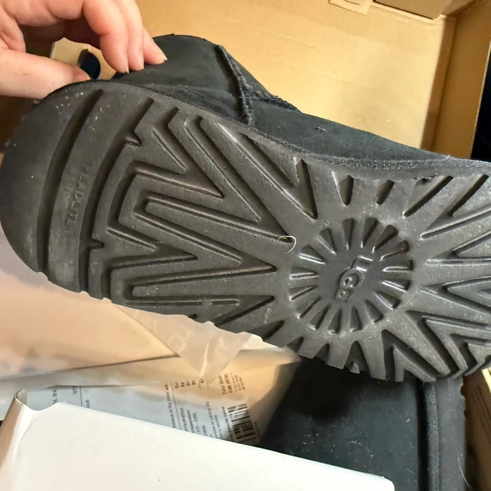UGG Classic black. - Picture 4 of 5